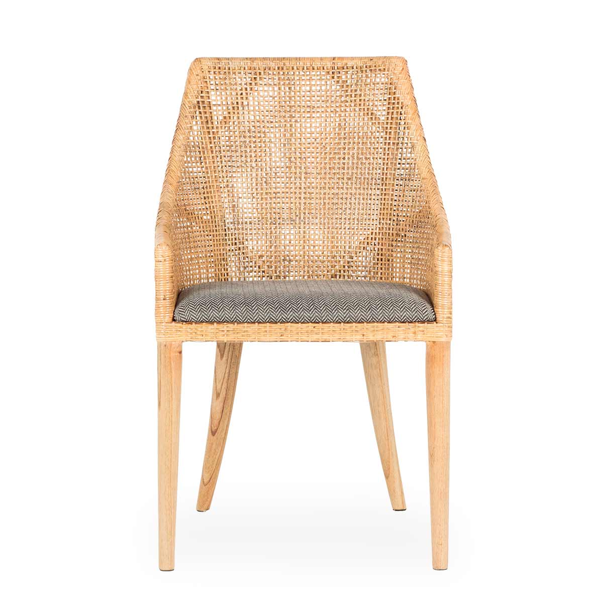 Sillas de mimbre, ratán o bambú; confortables y elegantes. Sillas de mimbre, ratán o bambú; confortables y elegantes.