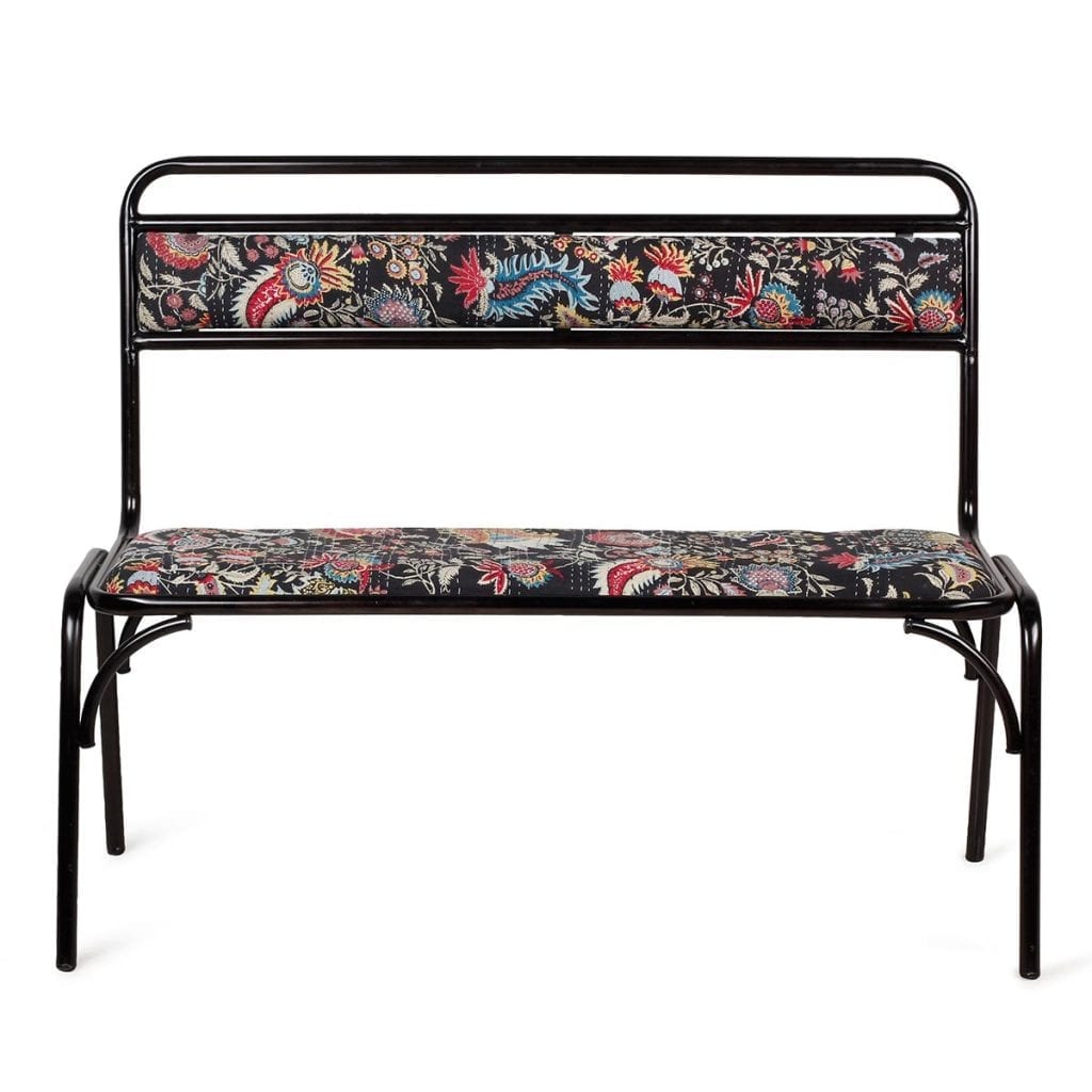 Bancos tapizados con respaldo para equipamiento comercial.