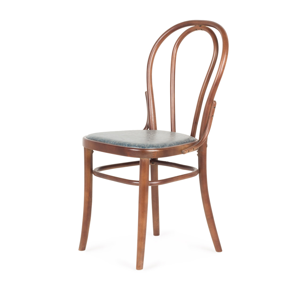 Sillas vintage de estilo thonet en madera de haya. Sillas vintage de estilo thonet en madera de haya.