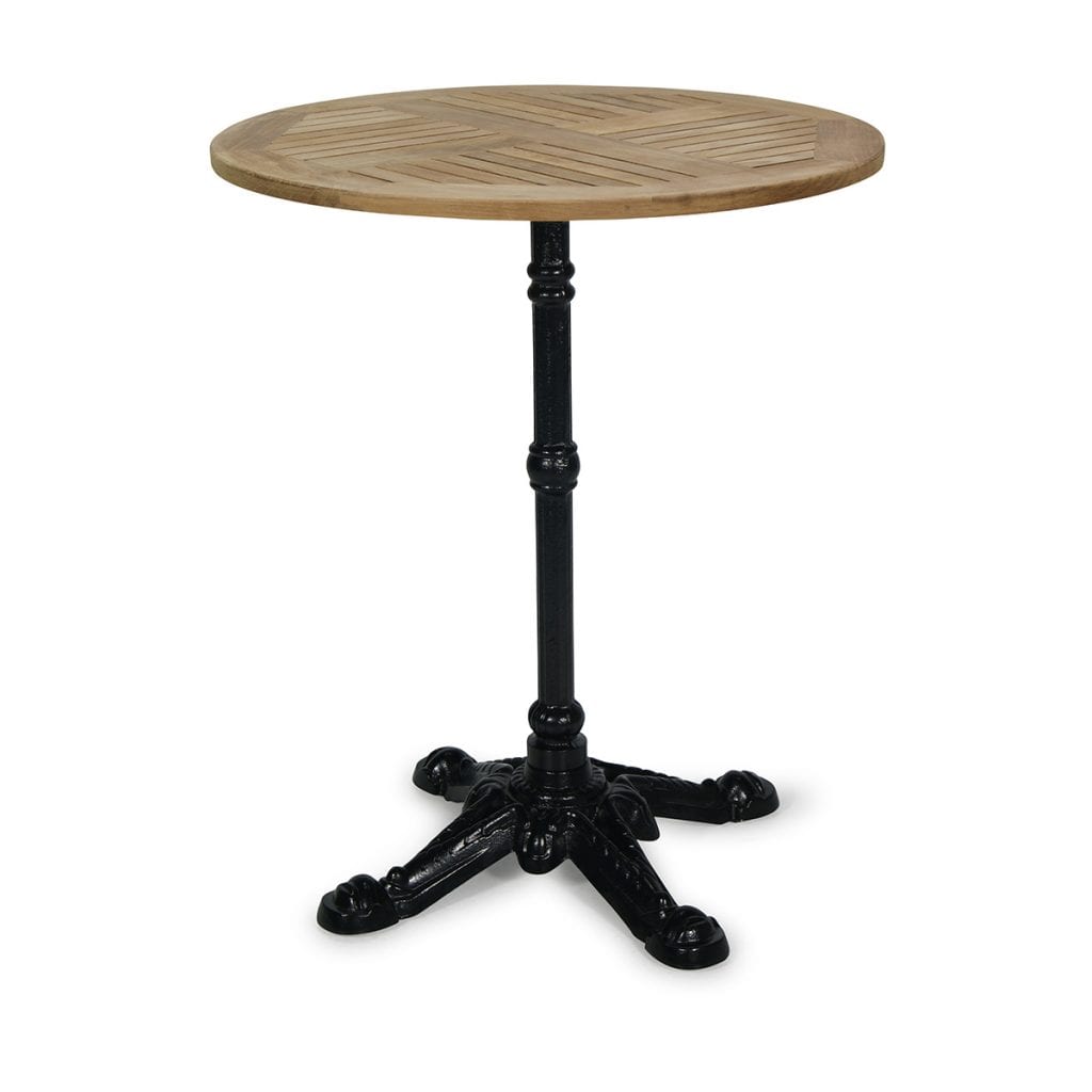 Tables pour les terrasses extérieures dans les restaurants.
