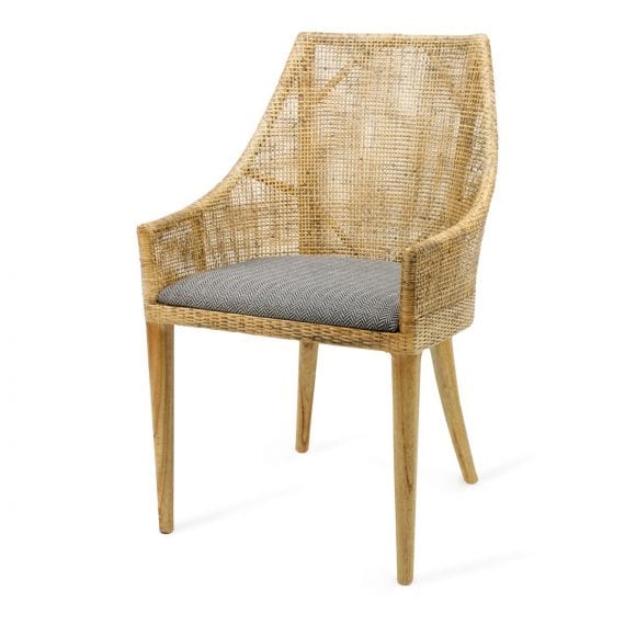 Chaise fabriquée en rotin pour bistrot, bar ou restaurant.