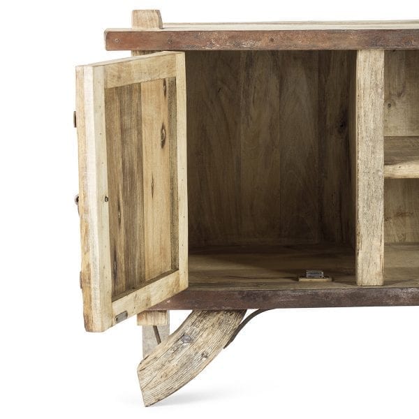 Antiguo mueble mostrador expositor para uso en decoración.