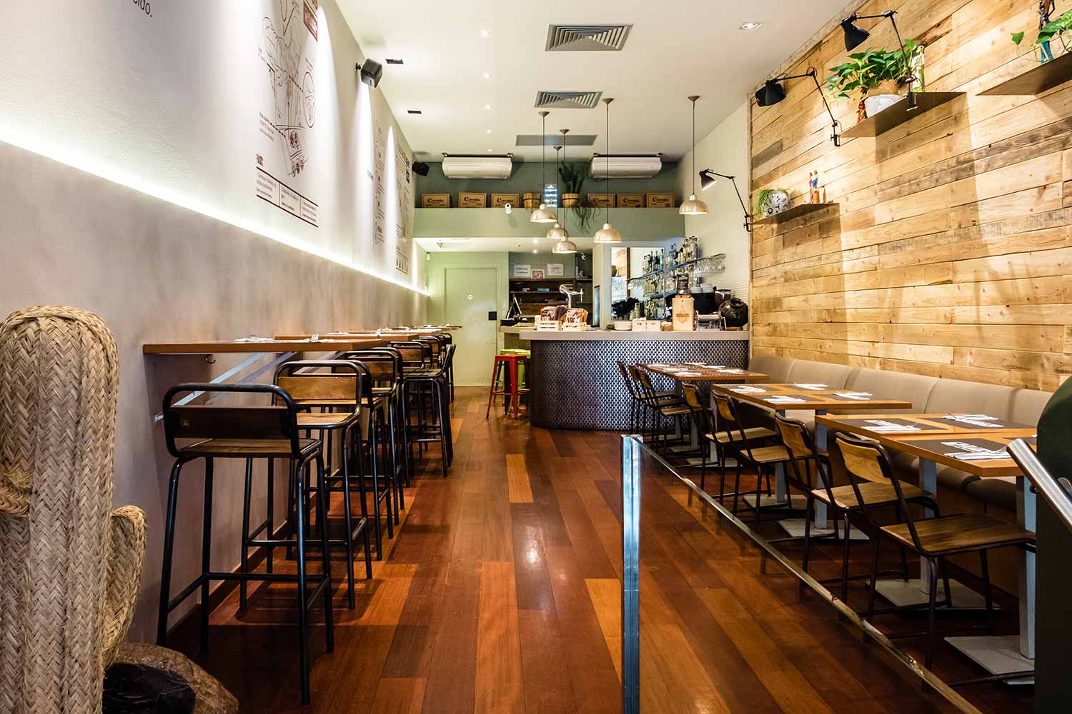 Déco et gastronomie mexicaine dans le restaurant Tlaxcal.