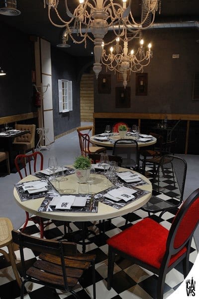 Imágenes del diseño e interiorismo vintage en el restaurante Las Cavas