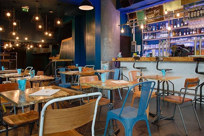 Photo.Mobilier hôtellerie restaurant vintage et industriel dans les Cafés & Tapas