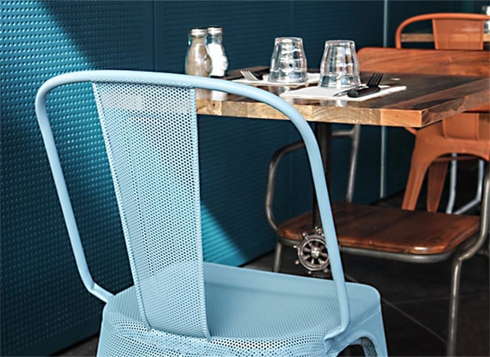 Photo.Mobilier pour hôtellerie et restaurant de style vintage & industriel pour les Cafés&Tapas