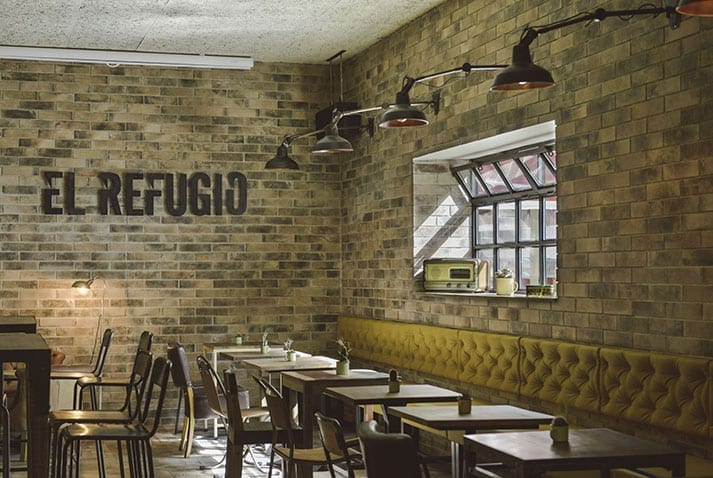 El nuevo interior de restaurante El Refugio.