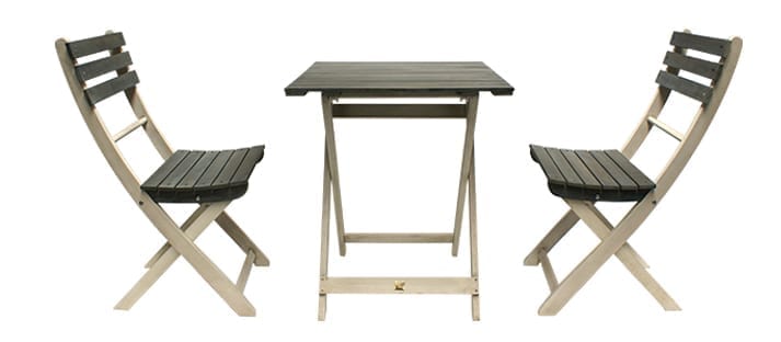Photo.Tables et chaises pour les terrasses.