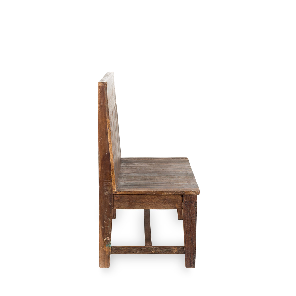 Banco de madera decapada con respaldo alto.