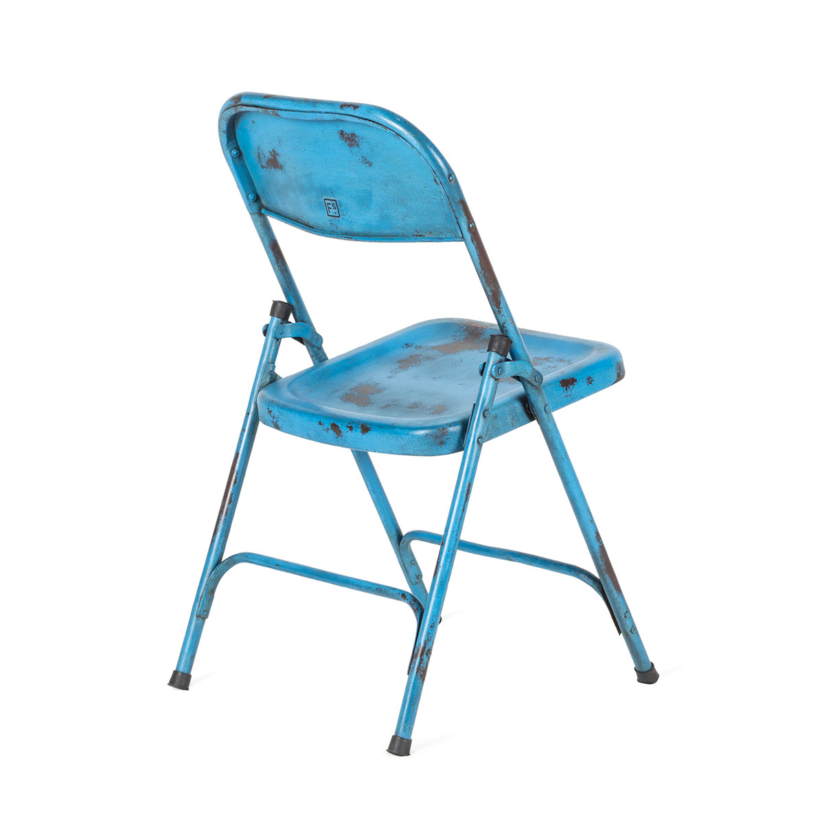 Folding metal chair to be used in restaurants and cafeterias