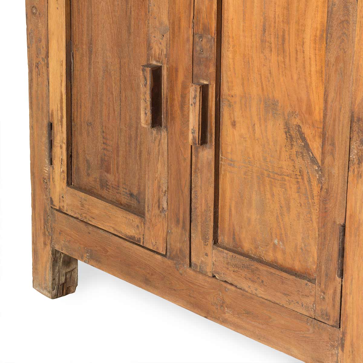 vistazo reforma ley Mueble antiguo de madera para el almacenaje en locales.