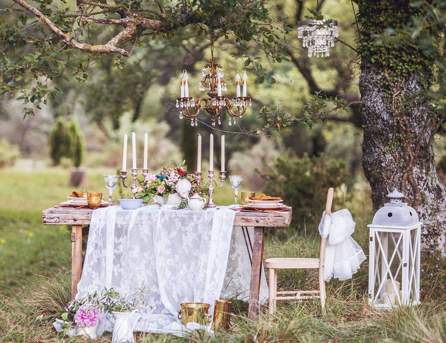 Mesa de boda vintage.