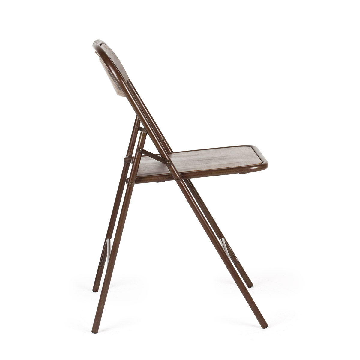 Chaises pliables métalliques, idéales pour les bars.