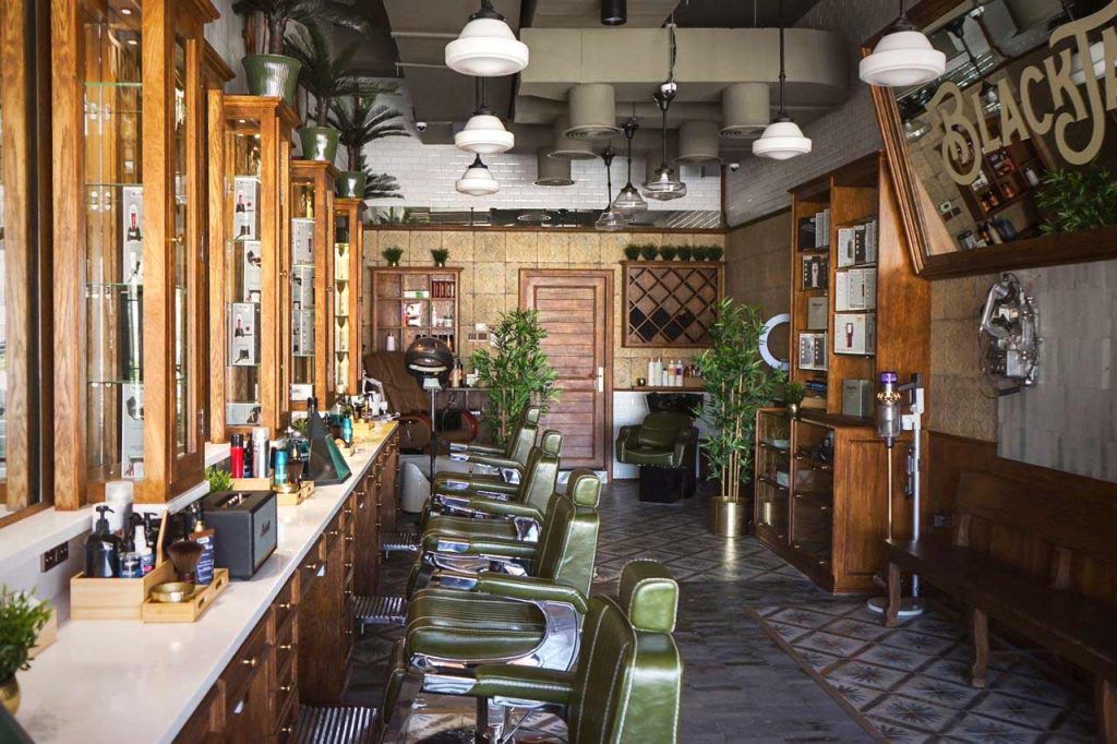 Décoration de salon de coiffure barbier de style vintage traditionnel.