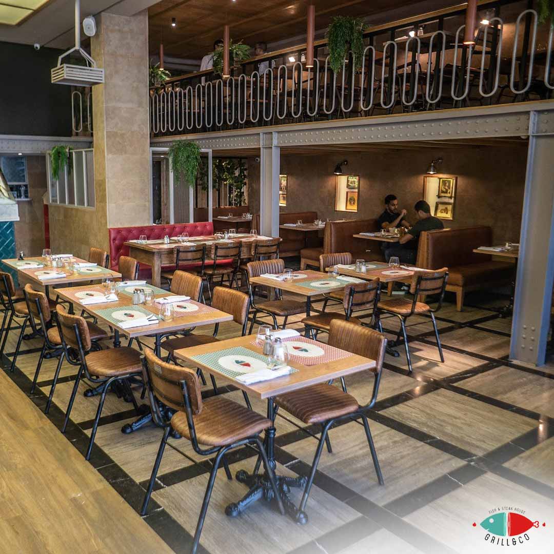 Furniture for a vintage decoration in restaurants.