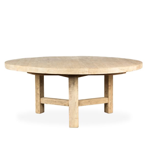 Mesa de madera wabi-sabi.