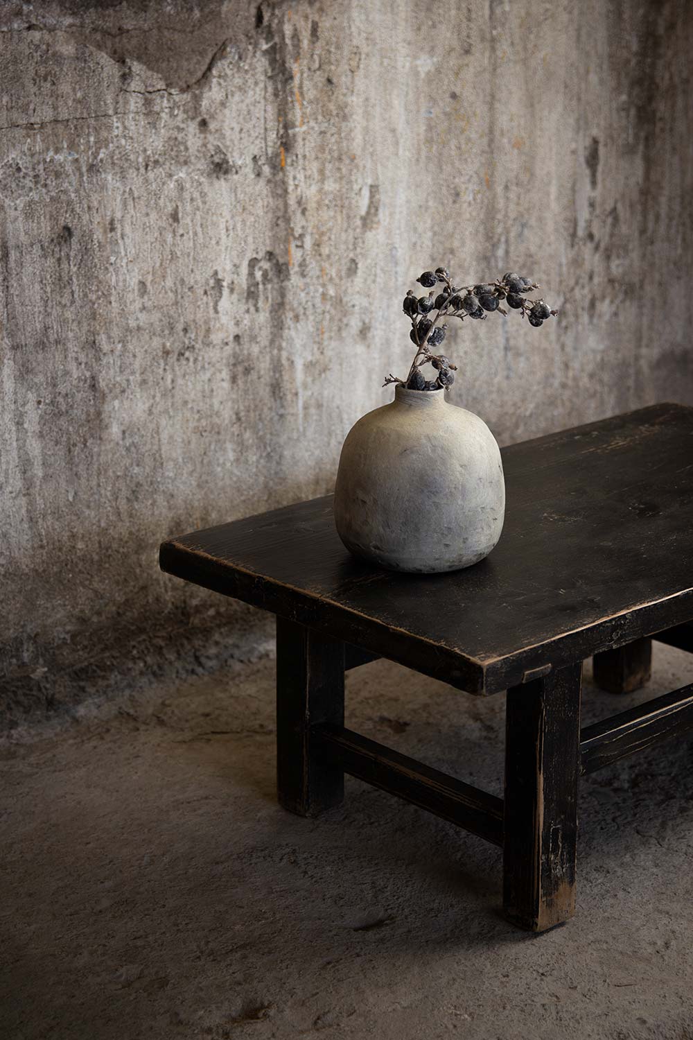 Tables de design wabi-sabi.