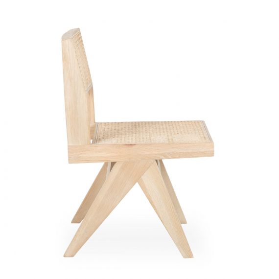 Chaise en rotin naturel.