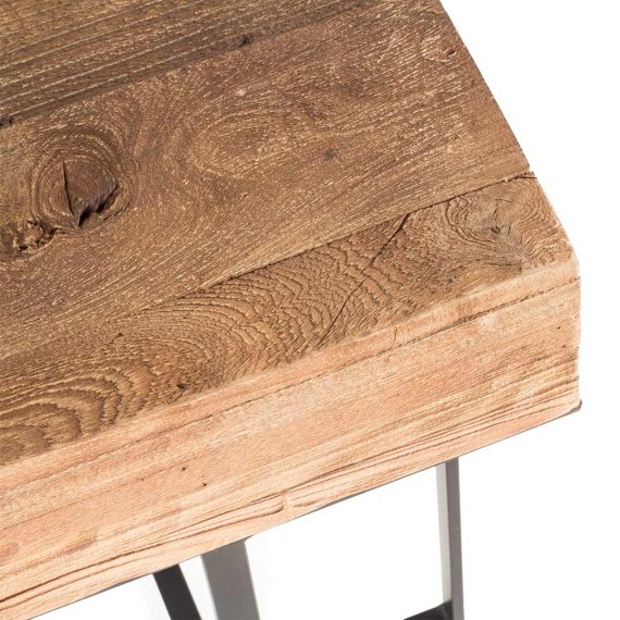 Consoles en bois contemporaines.