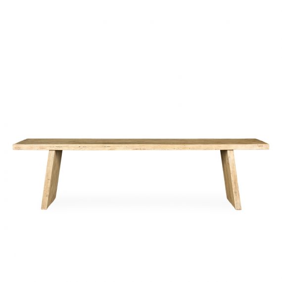 Tables en bois.