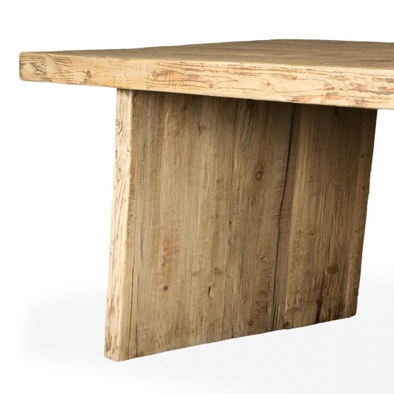 Table en bois pour salle à manger.