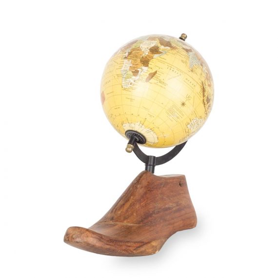 Decorative world globe.
