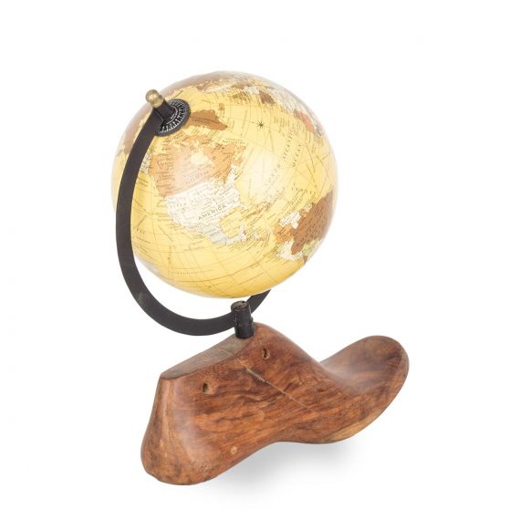 Decorative world globes.
