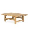 Mesa pequeña de madera.