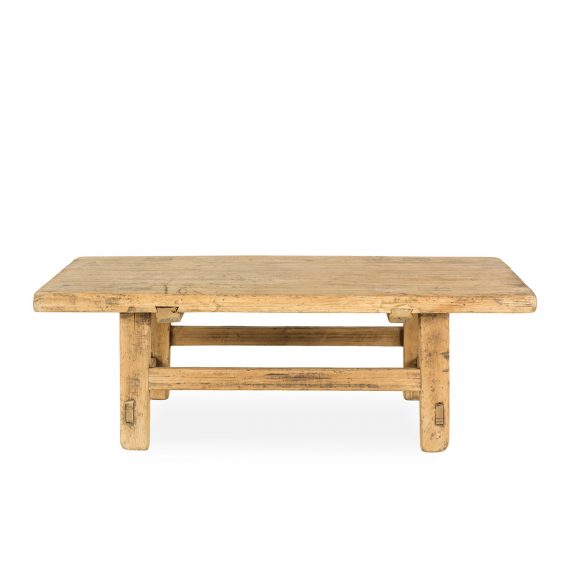 Table d'appoint petite en bois.