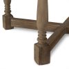 Table rustique en bois.
