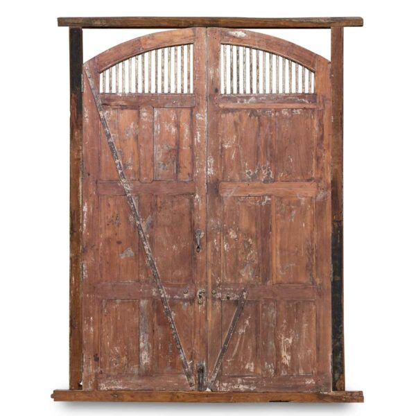 Puertas de madera antiguas usadas.