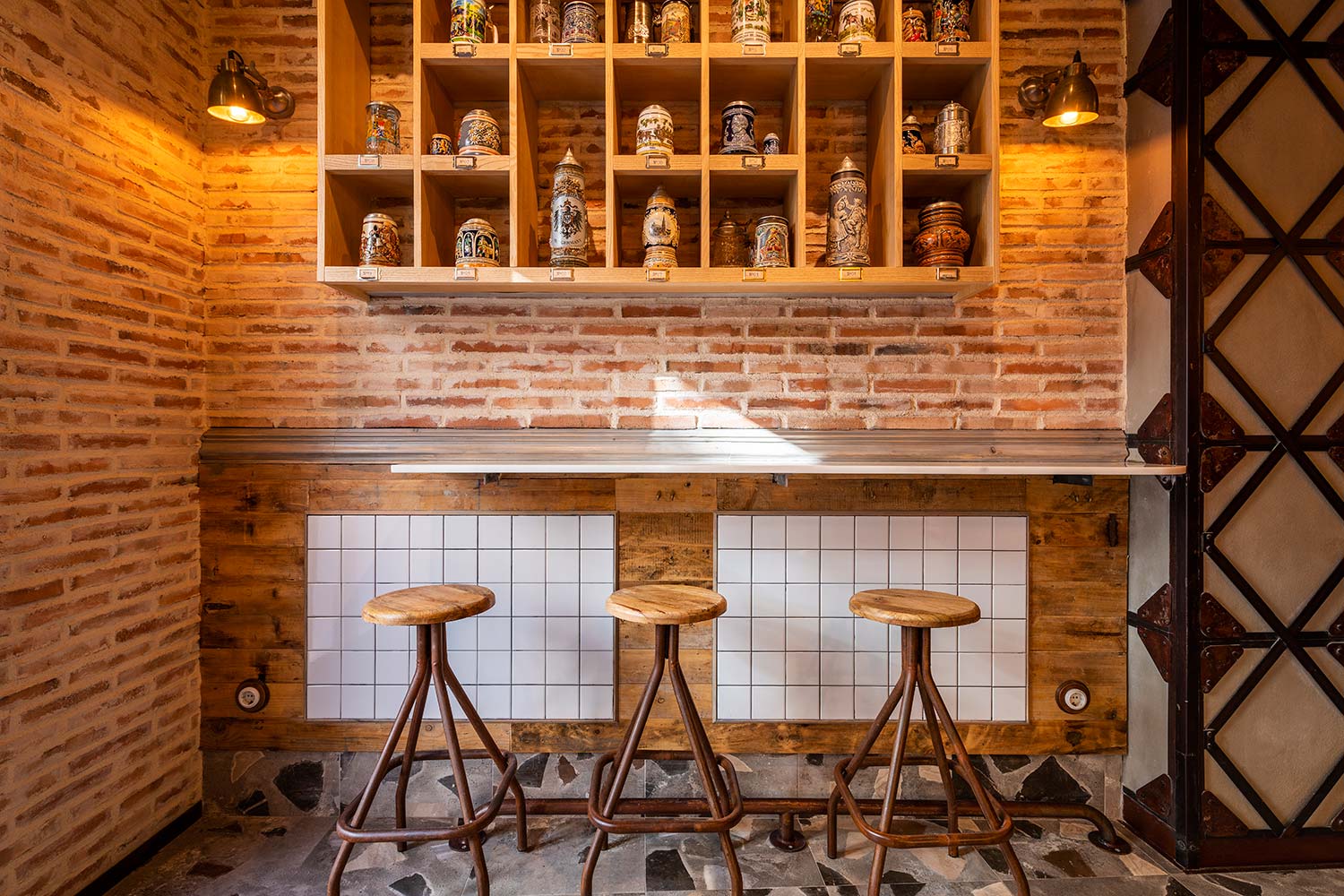 Décoration comptoirs de bar dans les projets de restaurants.