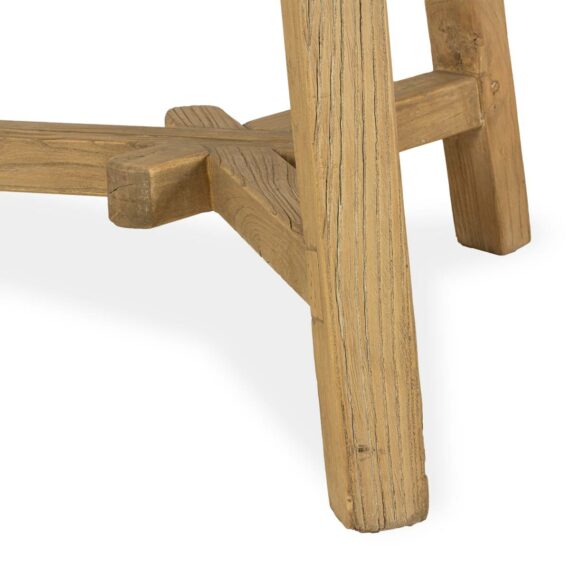 Table d'appoint ronde.
