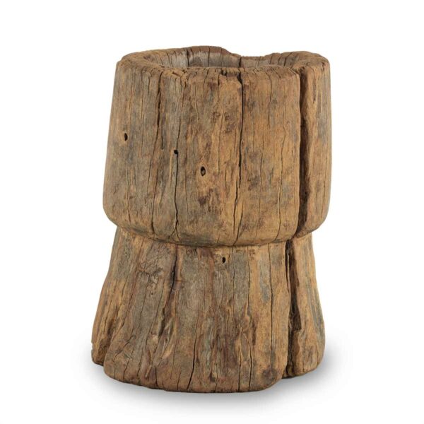 Wooden cachepot.