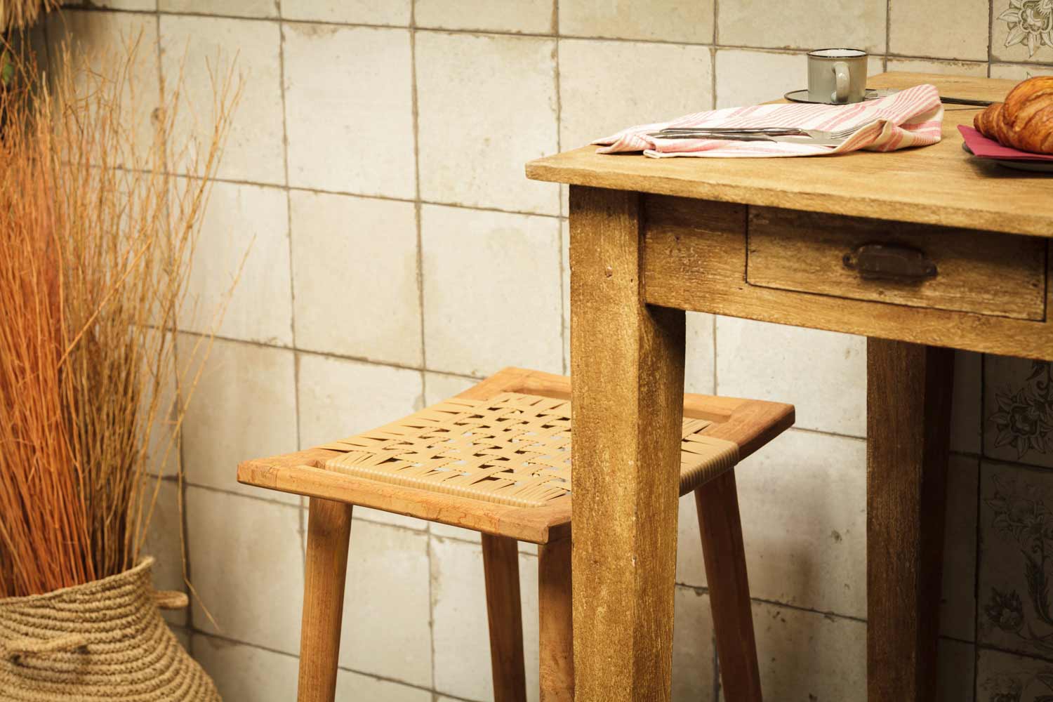 High stool without backrest.