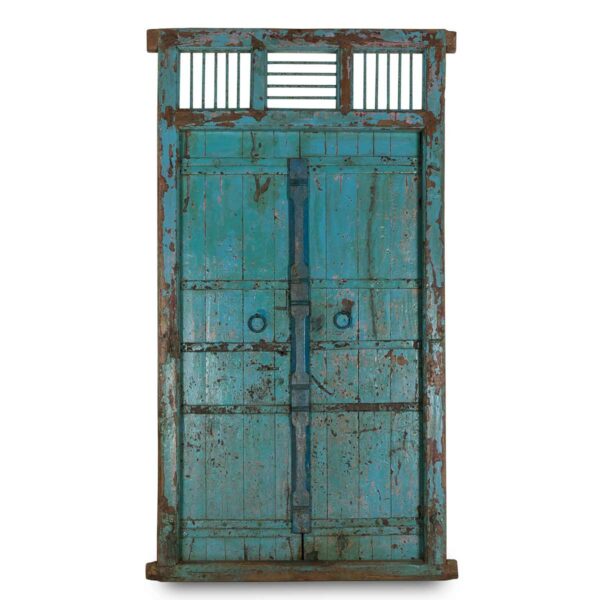 Porte d'entrée rustique.