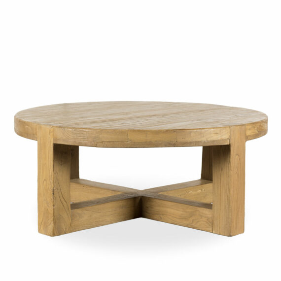 Tables basses en bois.