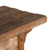 Antiguas mesas de madera.
