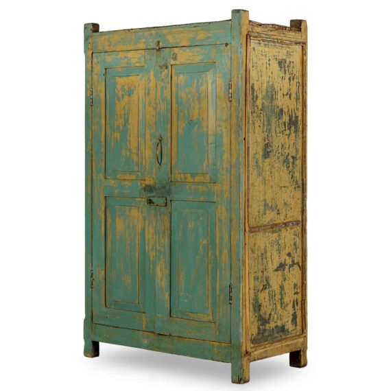 Armoire ancienne.