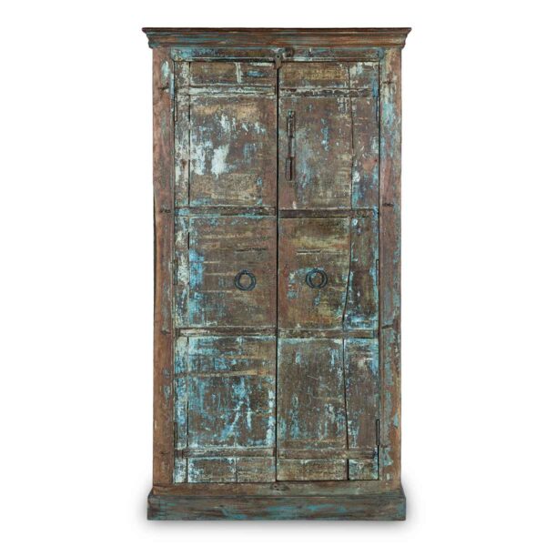 Armoire ancienne en bois.