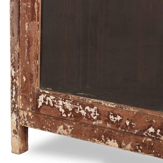 Mueble vitrina antigua.
