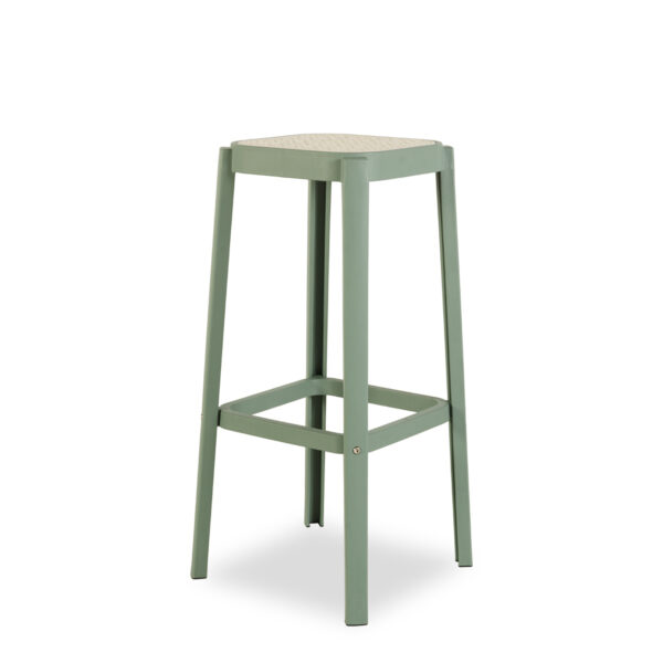 Tabourets de bar extérieur verts.