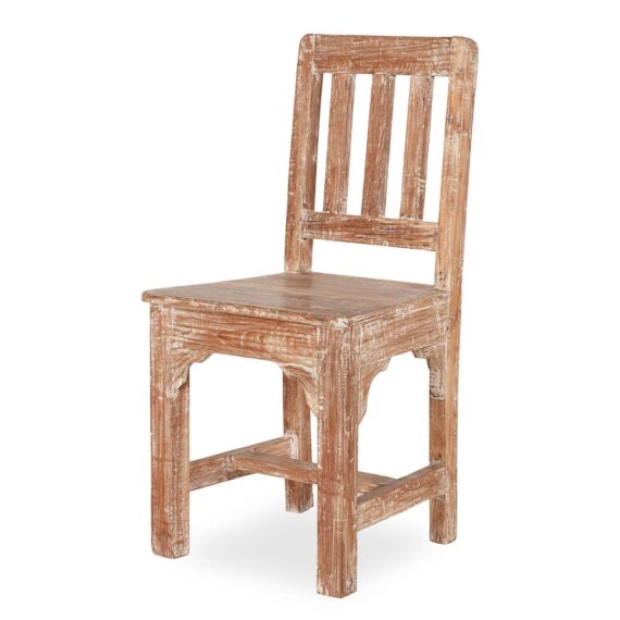 Chaise bois ancien.