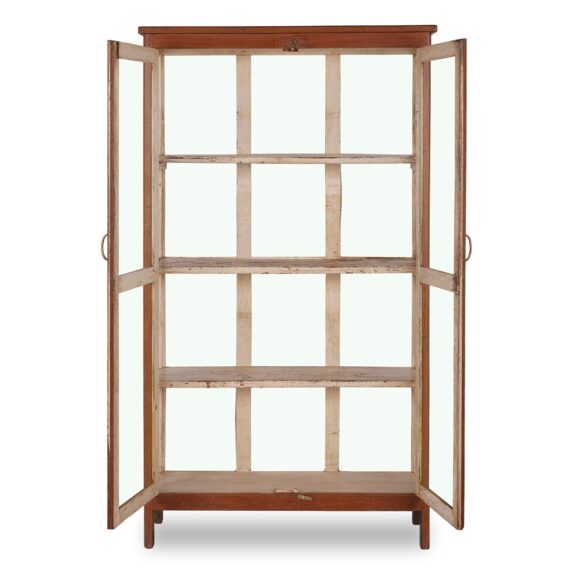 Vitrine ancienne.