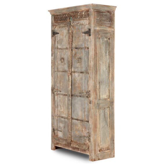 Mueble armario antiguo de madera.
