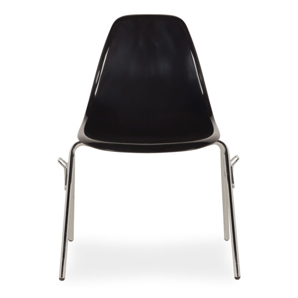 Chaise en polypropylène.