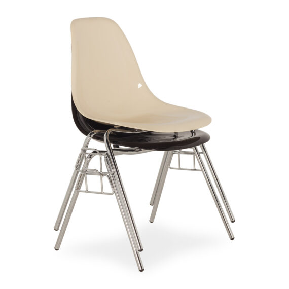 Chaises en polypropylène collection Karla.