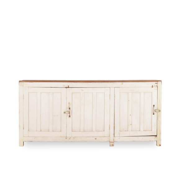 Ancien buffet.