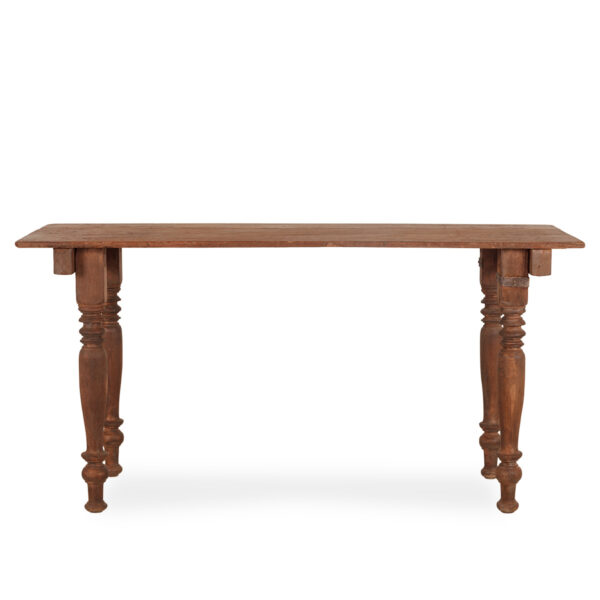 Mesa de madera antigua.