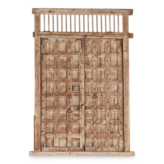 Ancienne porte en bois.